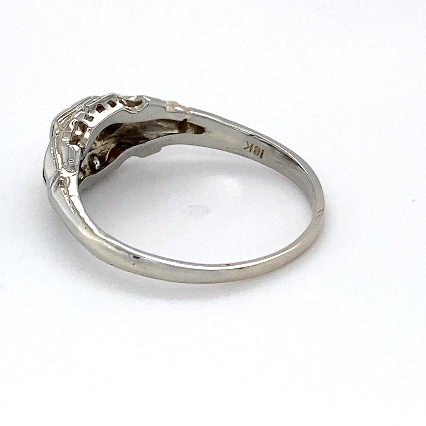 18K White Gold Diamond Ring; 0.10CTW; Size 8; 2.1g
