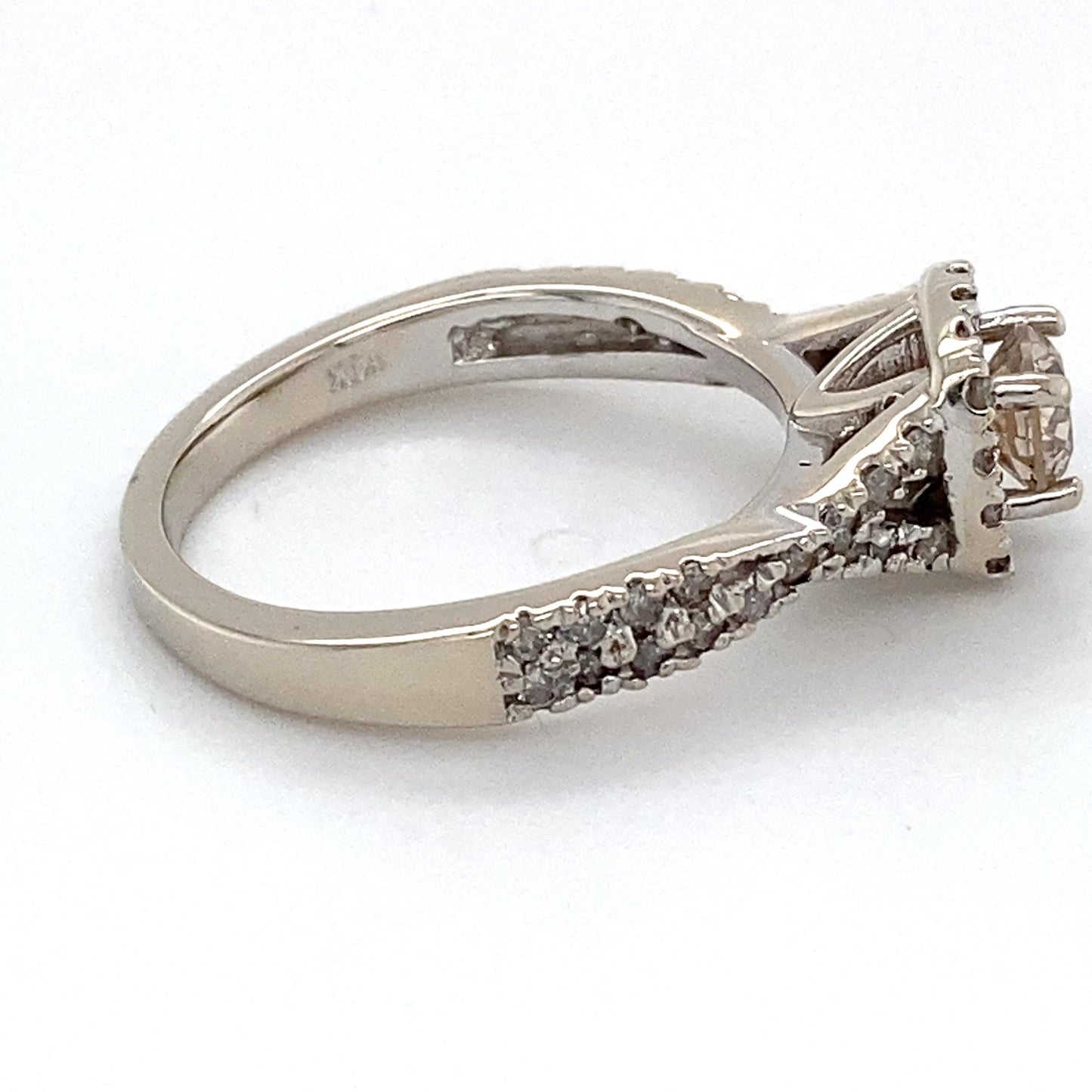 14K White Gold Diamond Ring; 0.75CTW; Size 7; 4.3g
