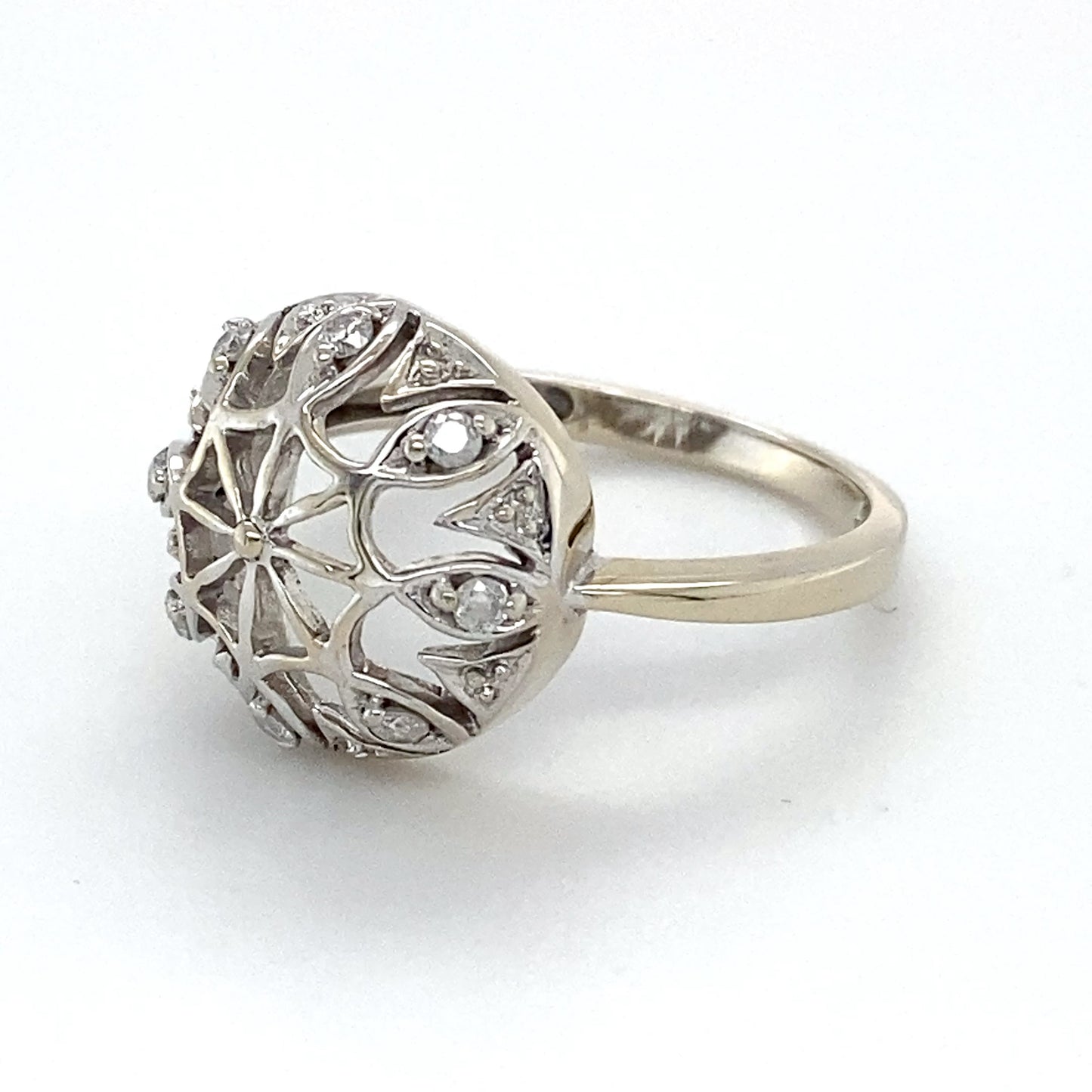 14K White Gold Diamond Ring; 0.10CTW; Size 7; 3.5g