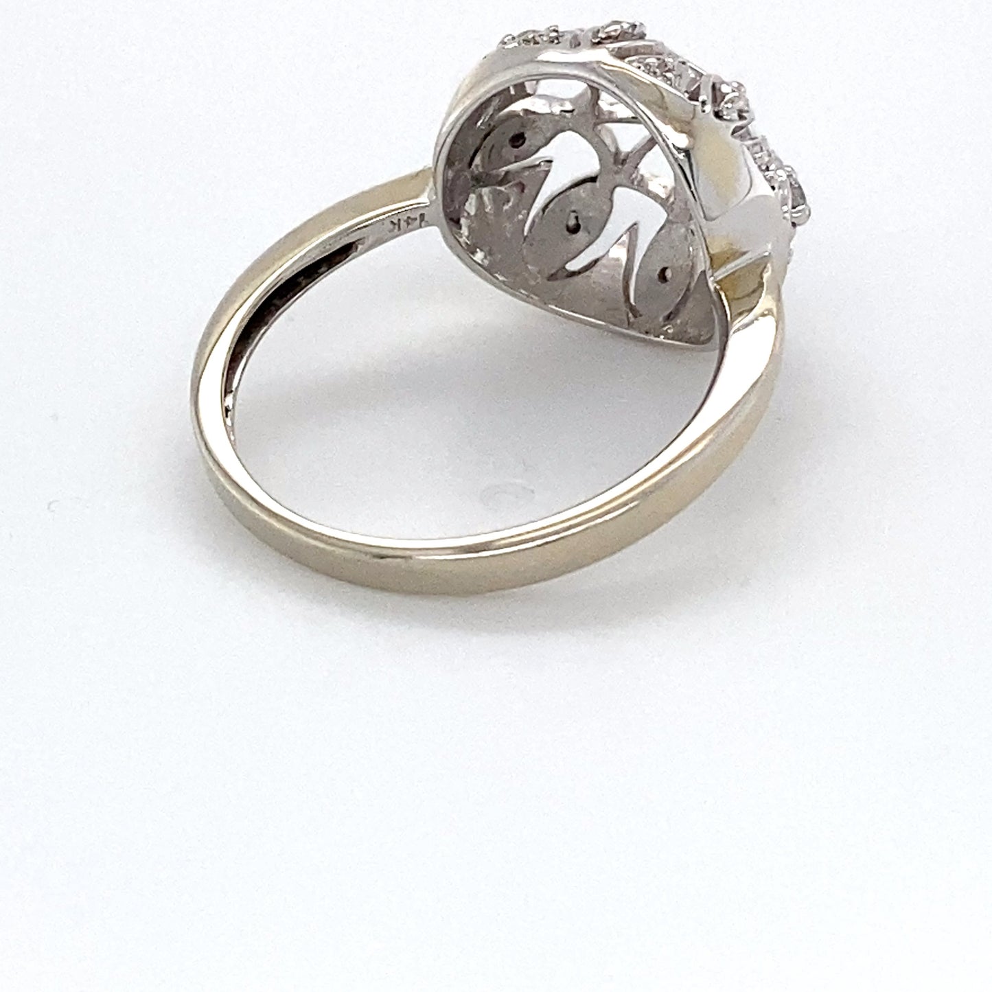 14K White Gold Diamond Ring; 0.10CTW; Size 7; 3.5g