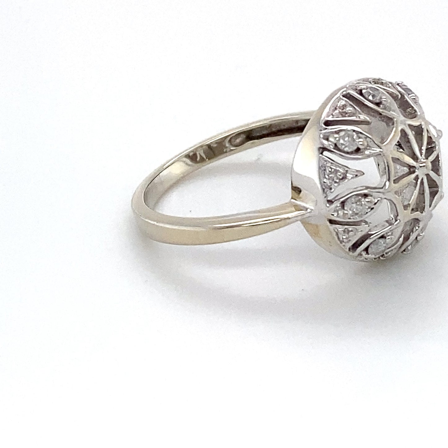 14K White Gold Diamond Ring; 0.10CTW; Size 7; 3.5g