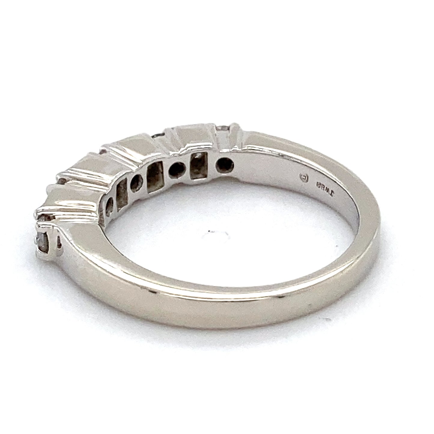 14K White Gold Diamond Ring; 0.75CTW; Size: 7; 4.6g