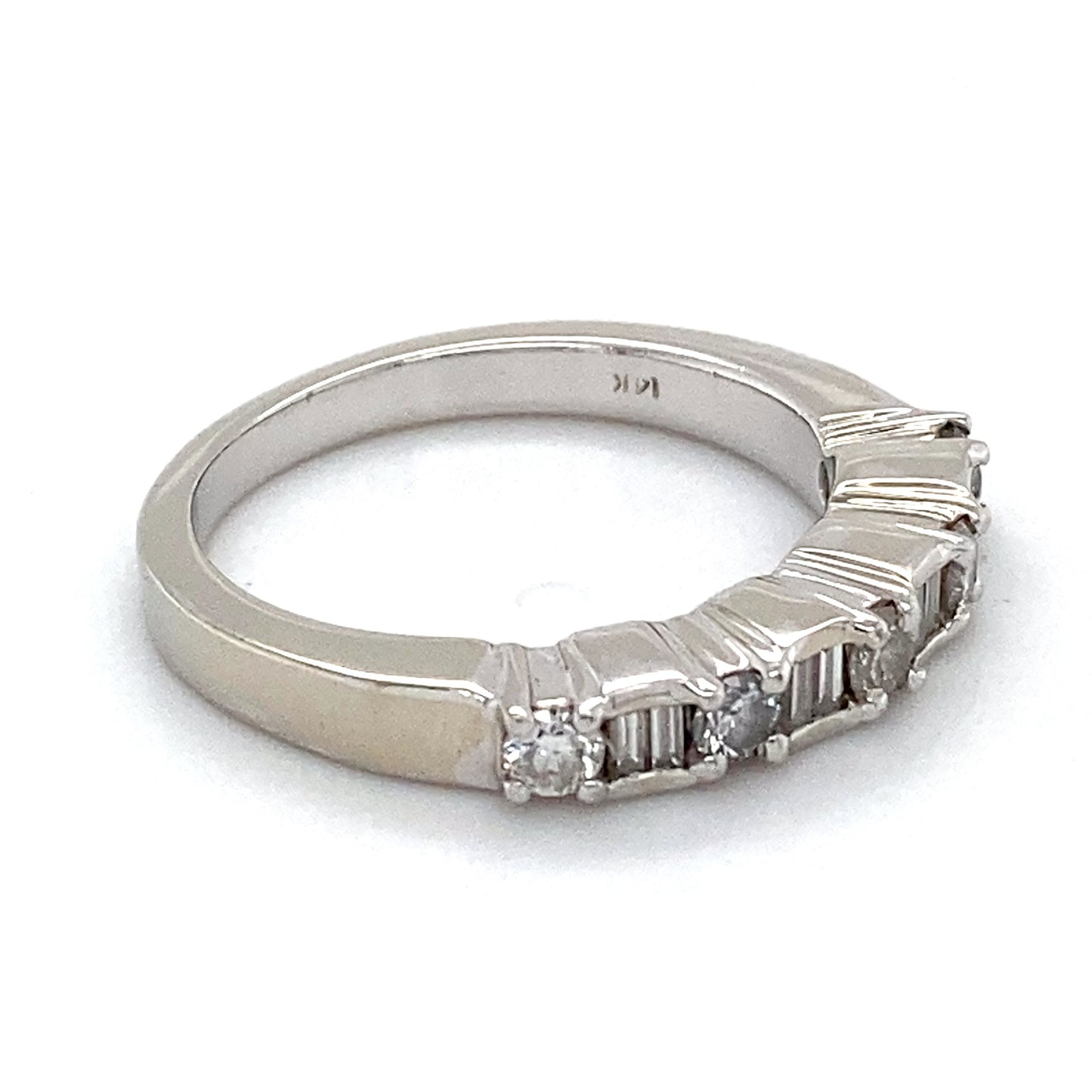 14K White Gold Diamond Ring; 0.75CTW; Size: 7; 4.6g