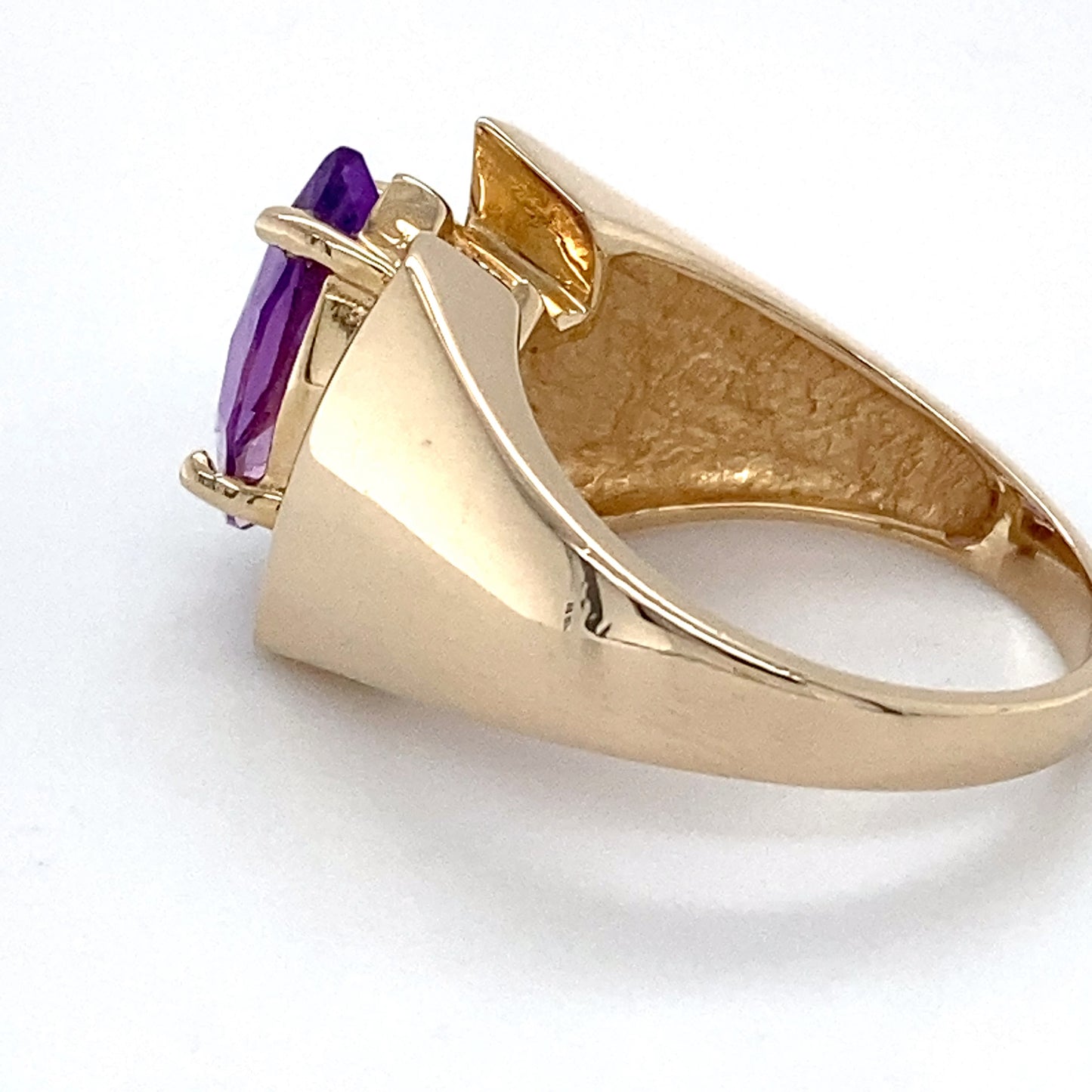 14K Yellow Gold & Amethyst Ring; Size: 6.5; 5.1g