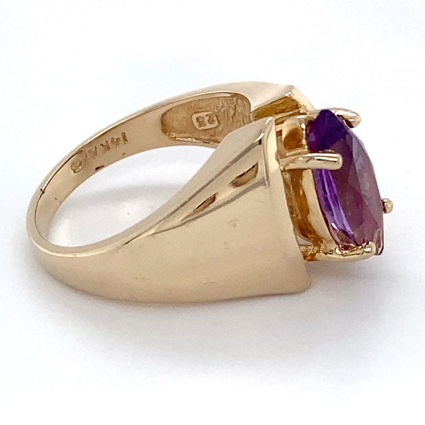 14K Yellow Gold & Amethyst Ring; Size: 6.5; 5.1g