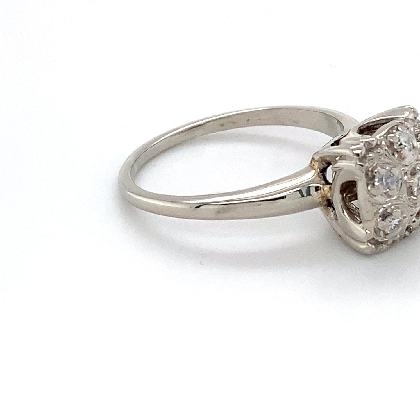 14K White Gold Diamond Ring; 0.30CTW; Size 7.5; 4.0g