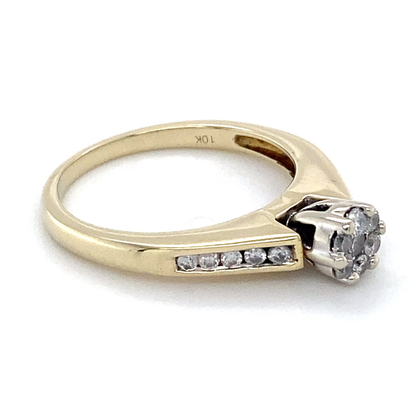 10K Yellow Gold Diamond Ring; 0.15CTW; Size: 7; 3.3g
