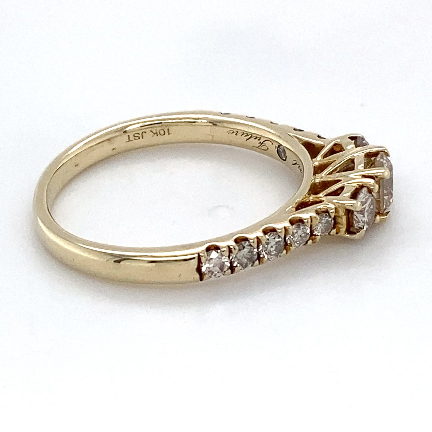 10K Yellow Gold Diamond Ring; 0.84CTW; Size: 8; 2.9g