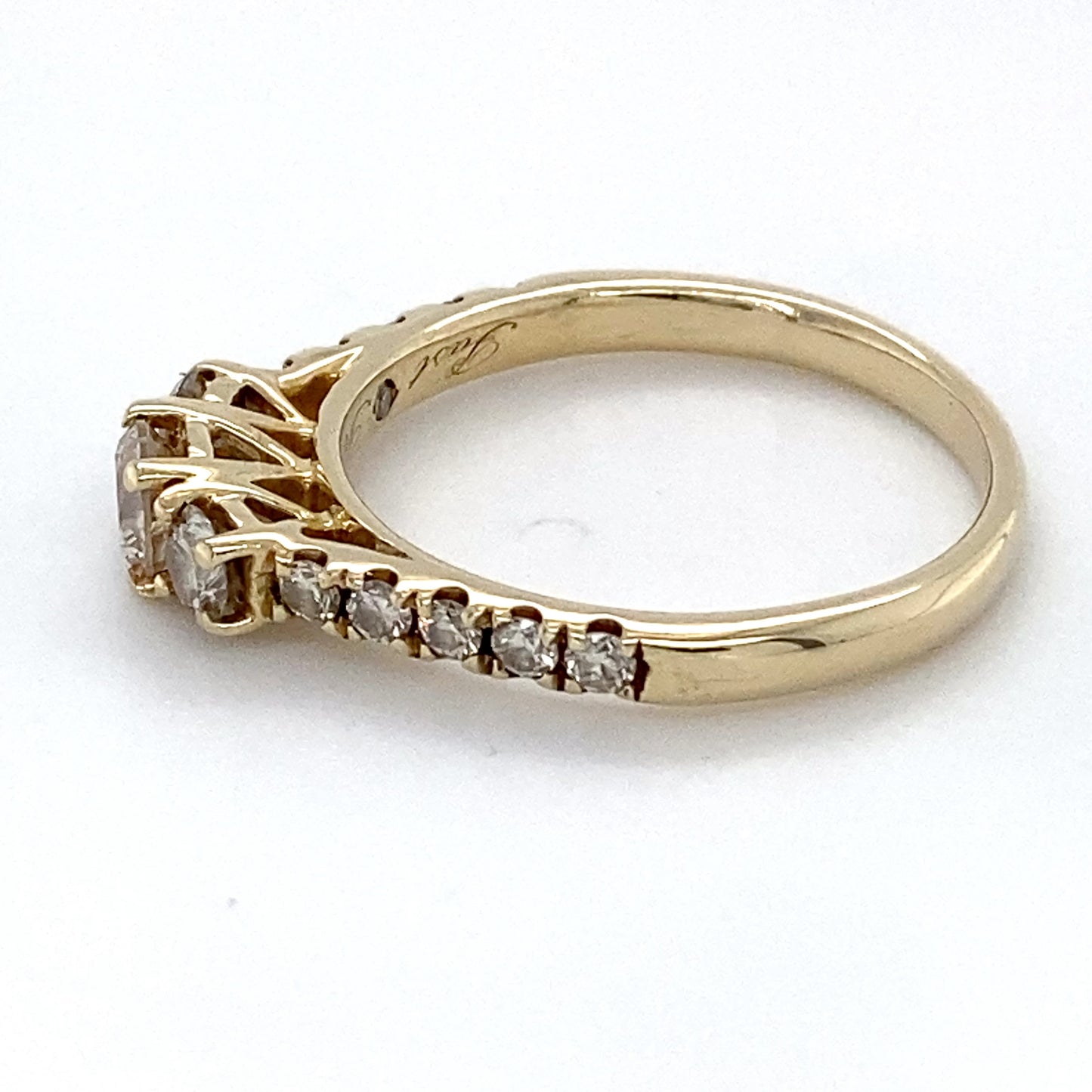 10K Yellow Gold Diamond Ring; 0.84CTW; Size: 8; 2.9g