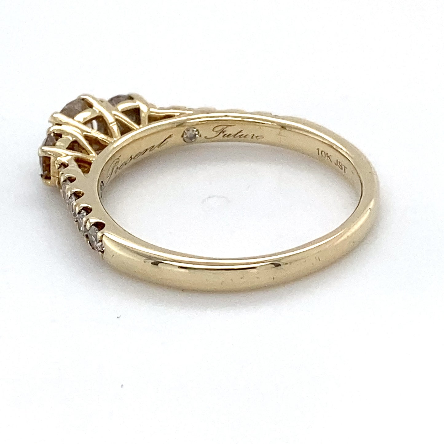 10K Yellow Gold Diamond Ring; 0.84CTW; Size: 8; 2.9g