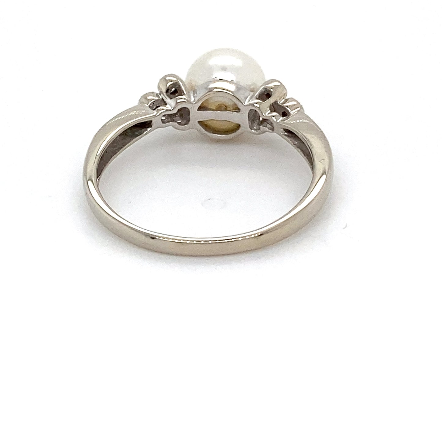 14K White Gold Pearl and Diamond Ring; 0.08CTW; Size 7