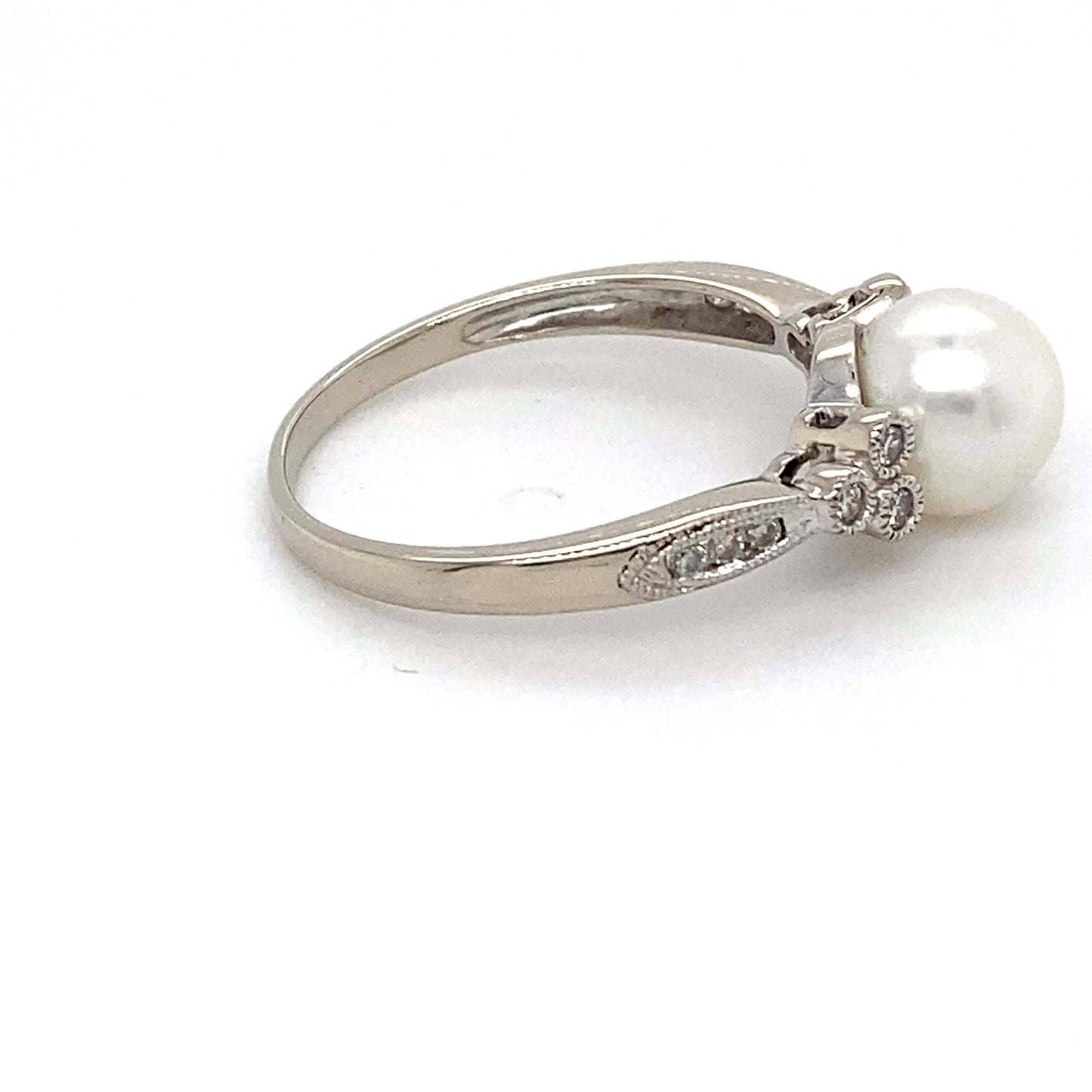 14K White Gold Pearl and Diamond Ring; 0.08CTW; Size 7