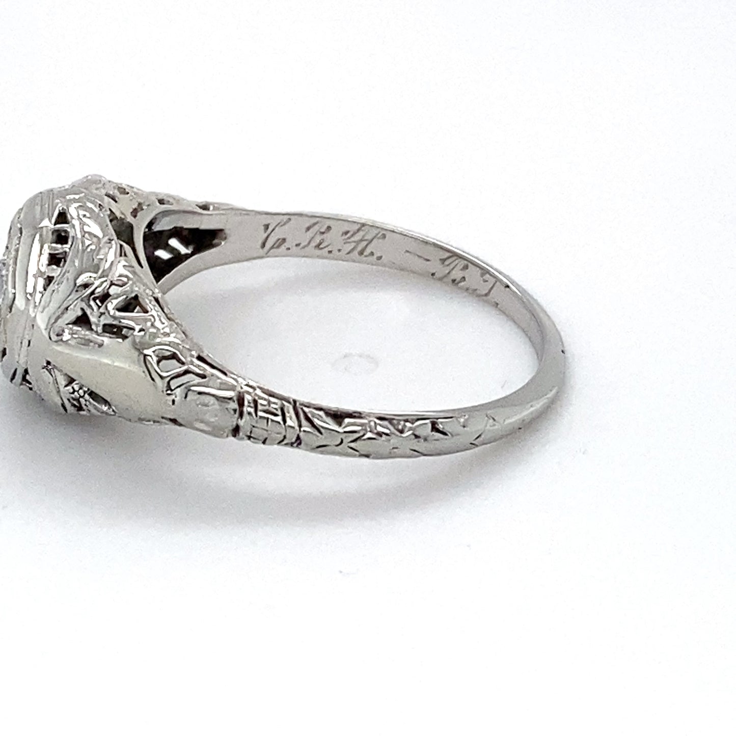 18K White Gold Diamond Ring; 0.13CTW; Size 6.5; 2.2g