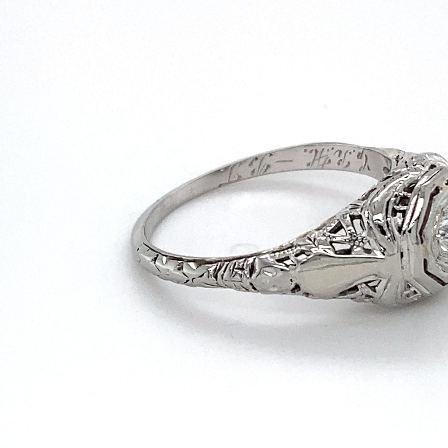 18K White Gold Diamond Ring; 0.13CTW; Size 6.5; 2.2g