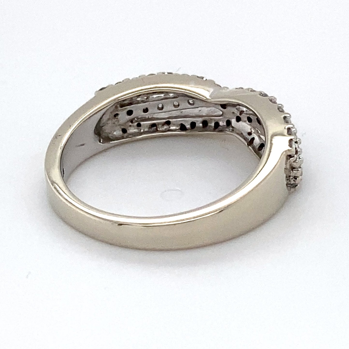 14K White Gold Diamond Ring; 0.25CTW; Size 7; 4.6g