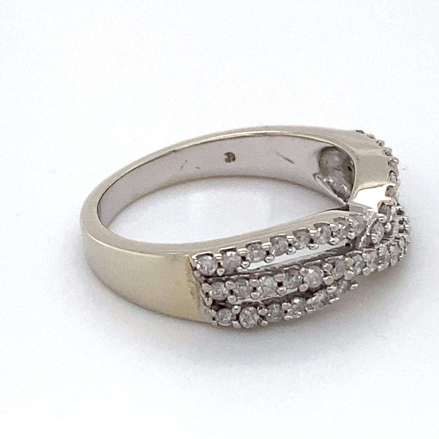 14K White Gold Diamond Ring; 0.25CTW; Size 7; 4.6g