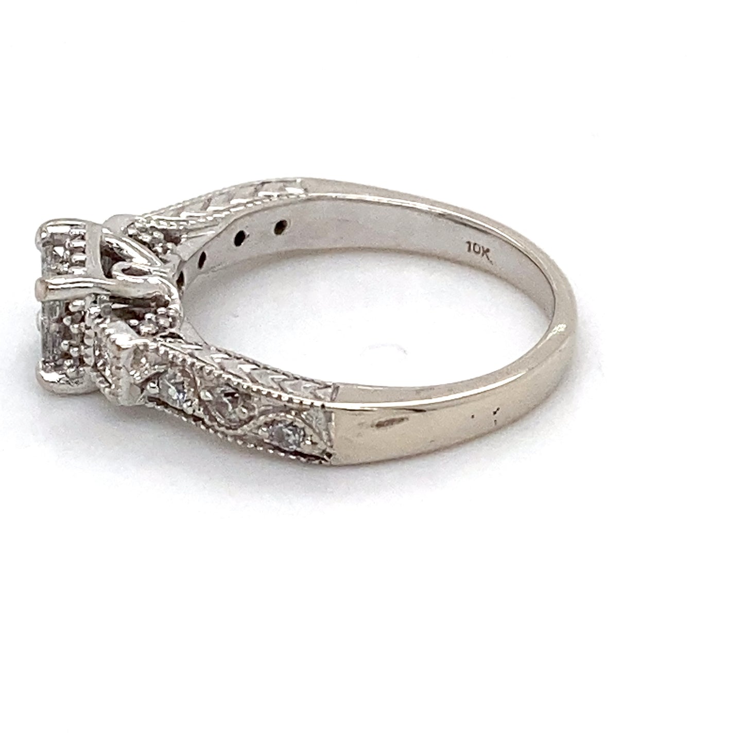 10K White Gold Diamond Ring; 0.20CTW; Size 5; 3.1g