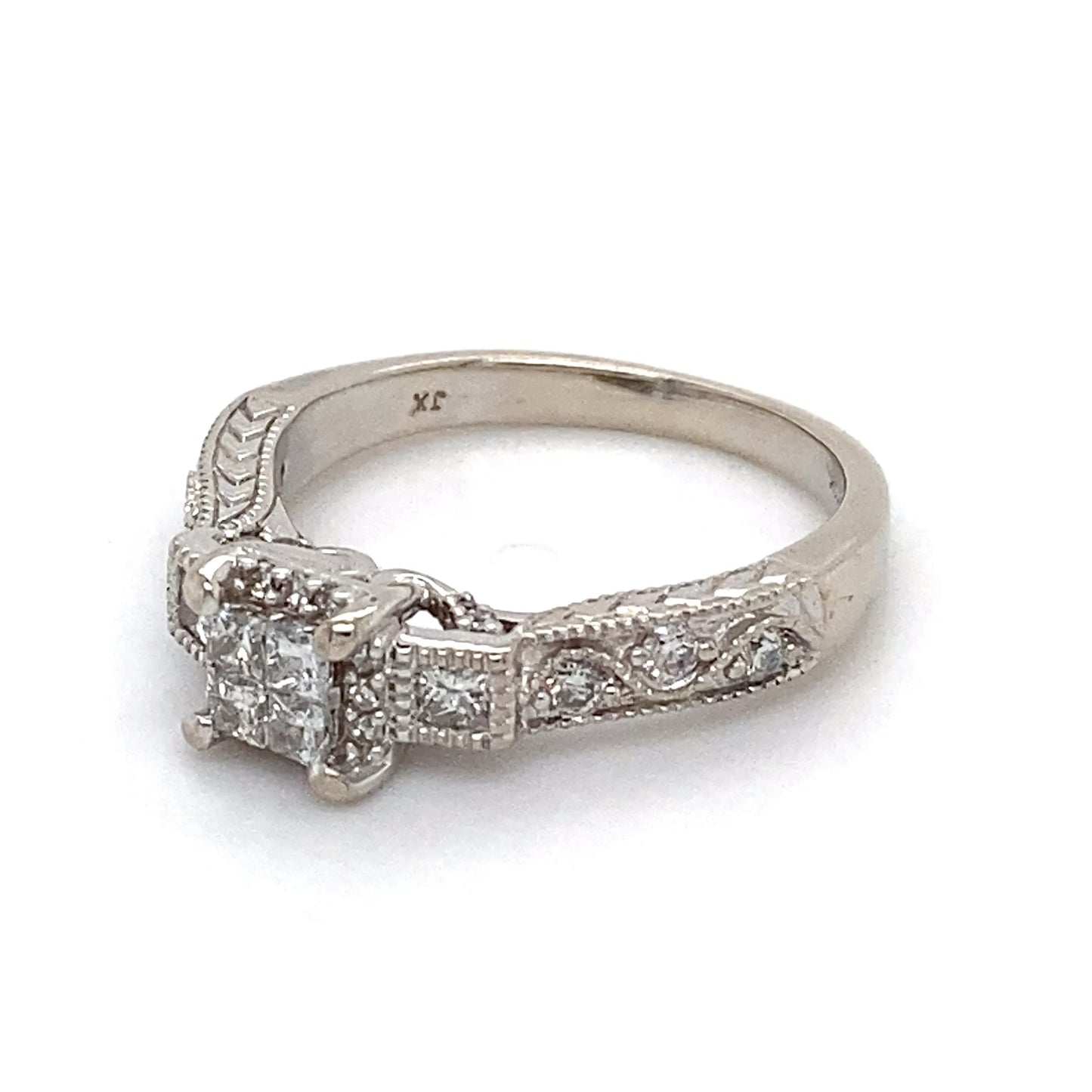 10K White Gold Diamond Ring; 0.20CTW; Size 5; 3.1g