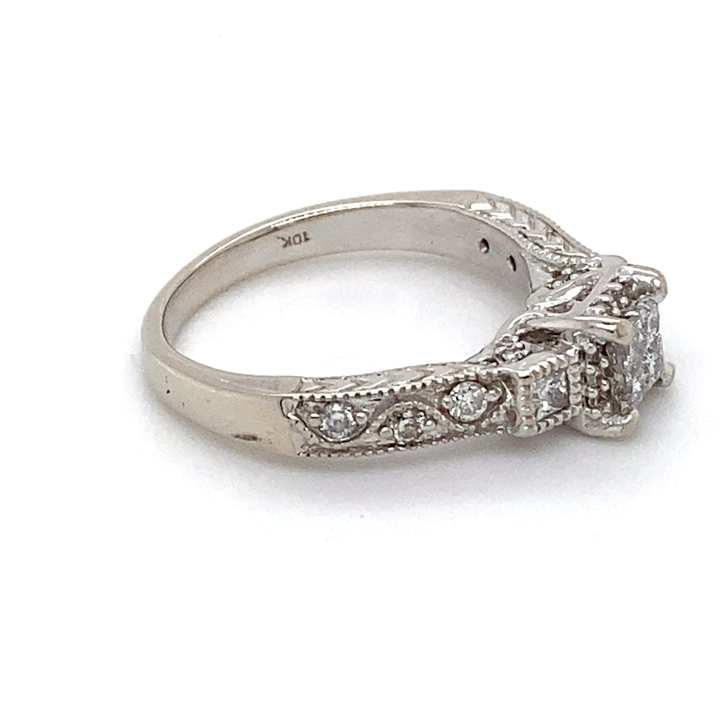 10K White Gold Diamond Ring; 0.20CTW; Size 5; 3.1g
