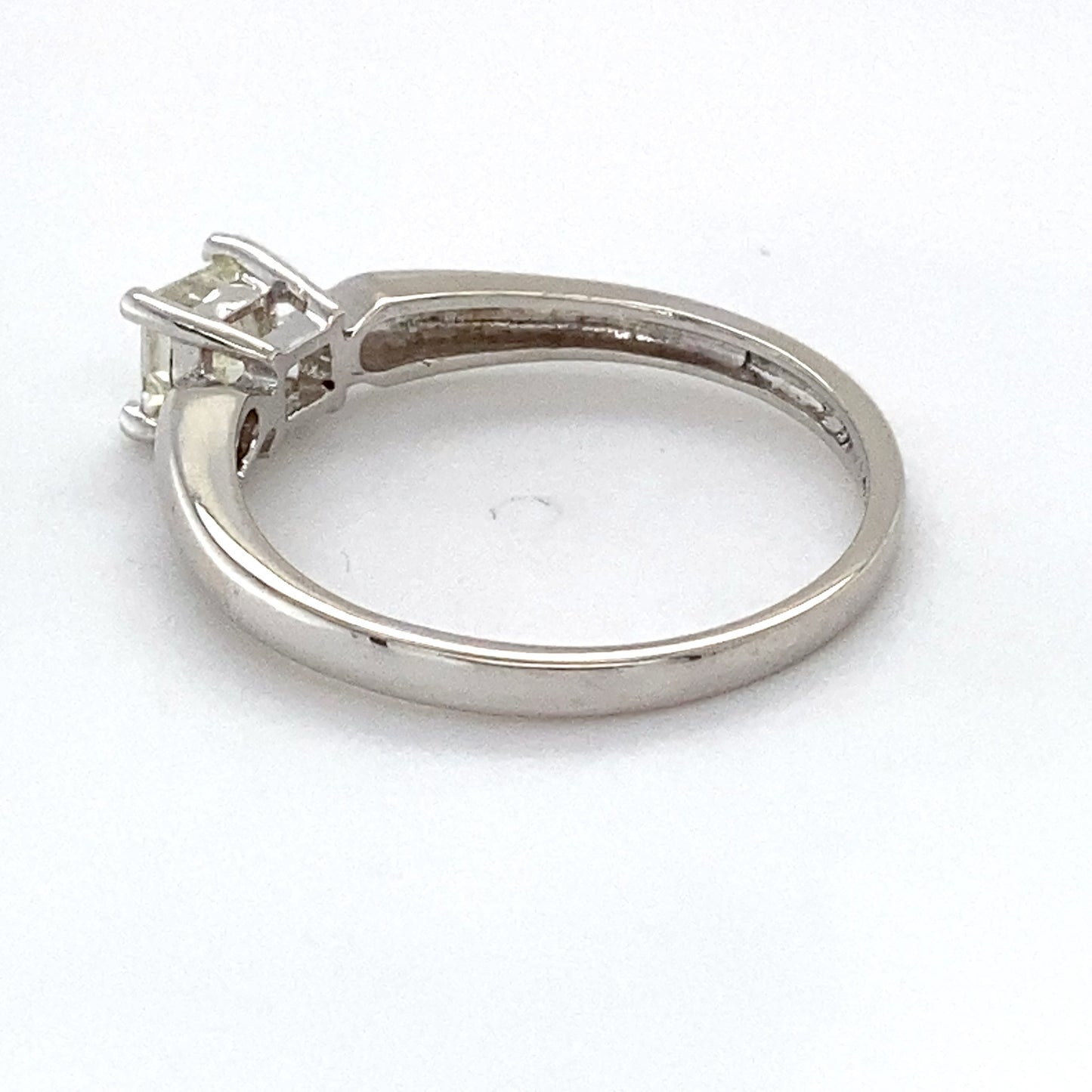 14K White Gold Diamond Ring; 0.40CTW; Size: 7.25; 2.1g