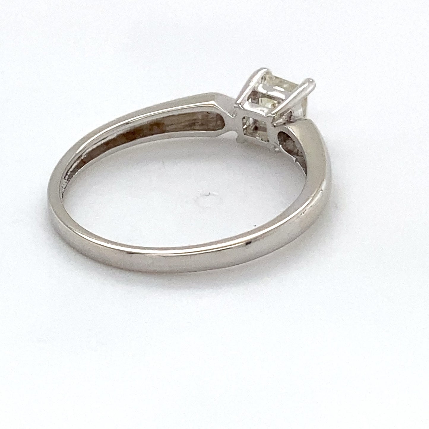 14K White Gold Diamond Ring; 0.40CTW; Size: 7.25; 2.1g