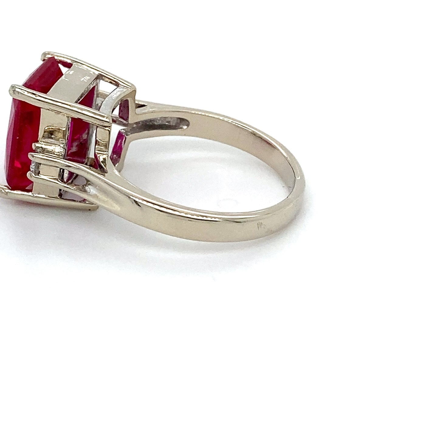 14K White Gold Ruby and Diamond Ring; 0.15CTW; Size 8; 6.1g