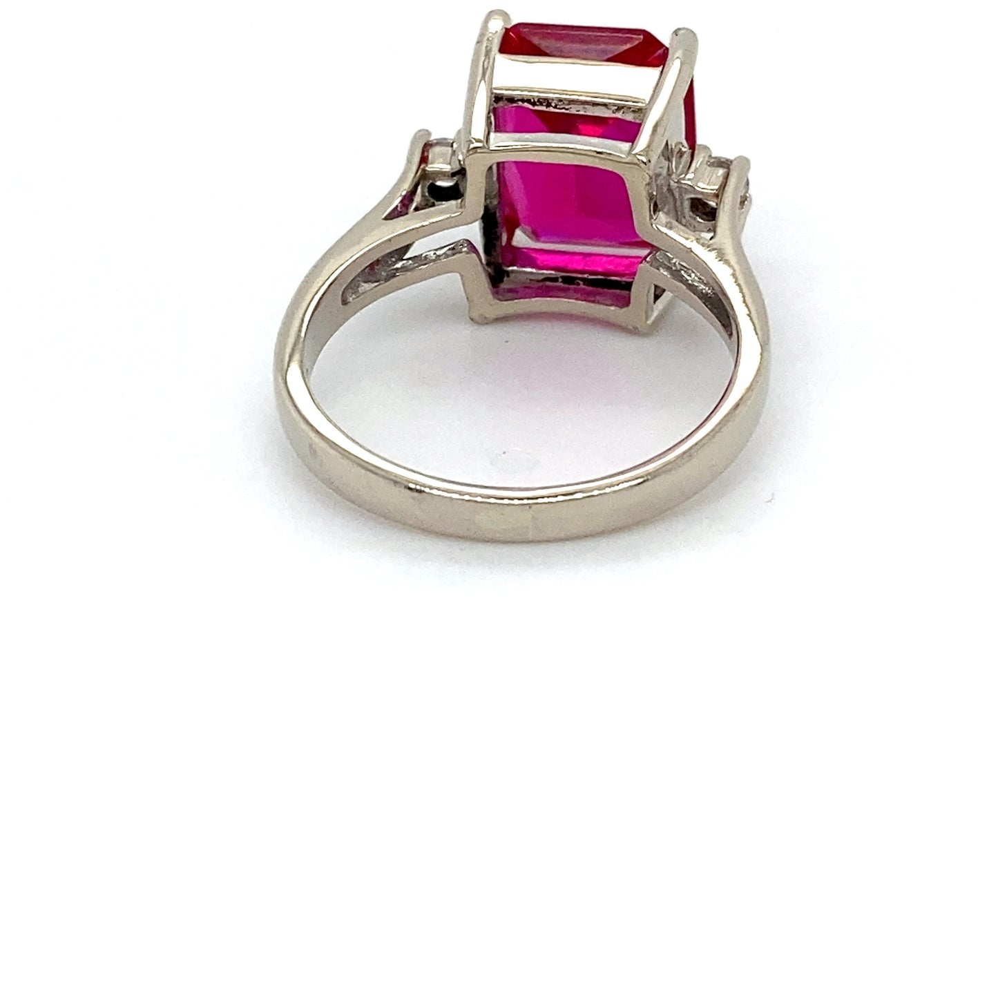 14K White Gold Ruby and Diamond Ring; 0.15CTW; Size 8; 6.1g
