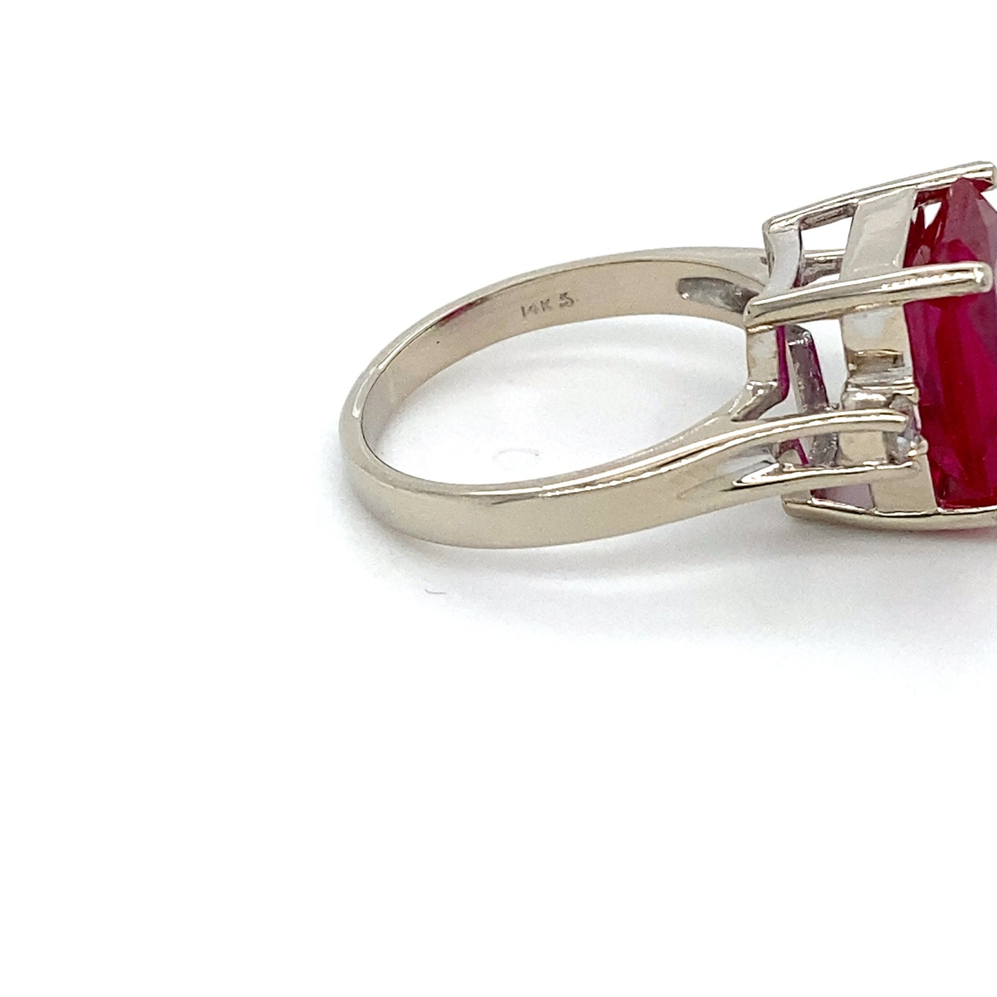 14K White Gold Ruby and Diamond Ring; 0.15CTW; Size 8; 6.1g