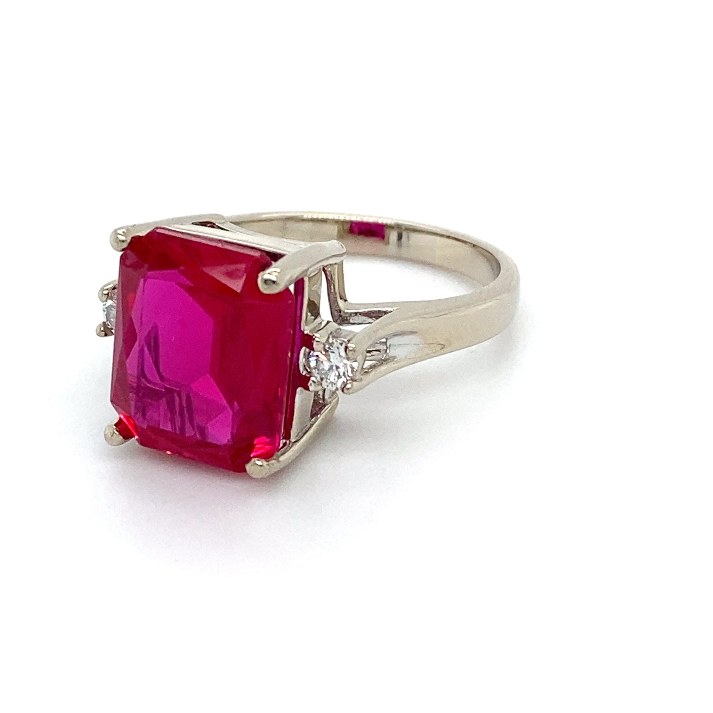 14K White Gold Ruby and Diamond Ring; 0.15CTW; Size 8; 6.1g