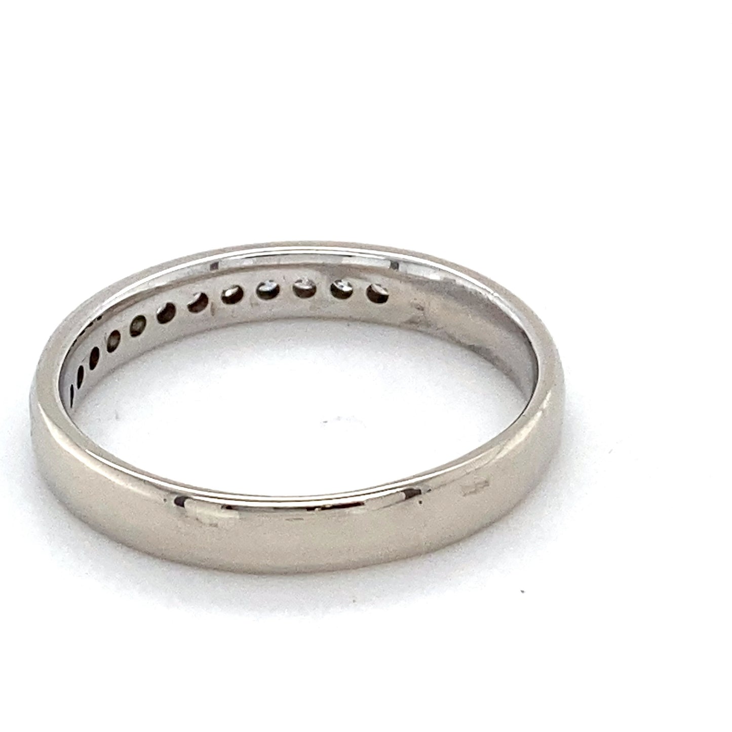 14K White Gold Diamond Ring; 0.15CTW; Size 8; 3.0g