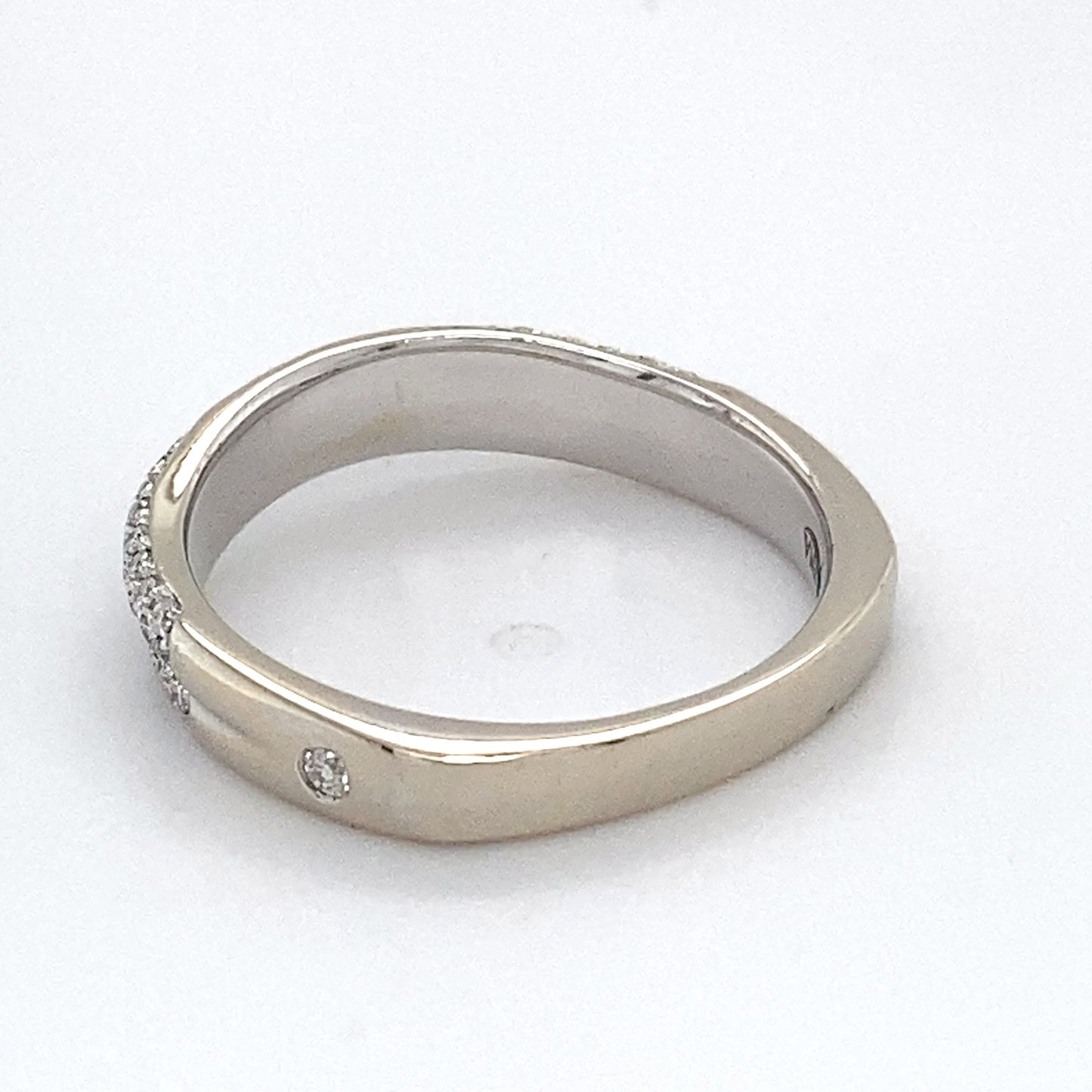 14K White Gold Diamond Ring; 0.25CTW; Size 7; 3.6g
