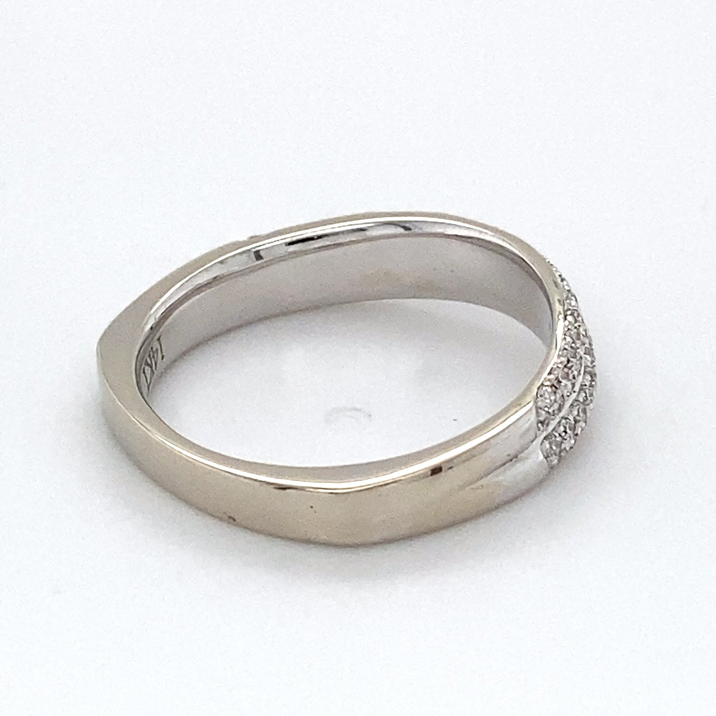 14K White Gold Diamond Ring; 0.25CTW; Size 7; 3.6g