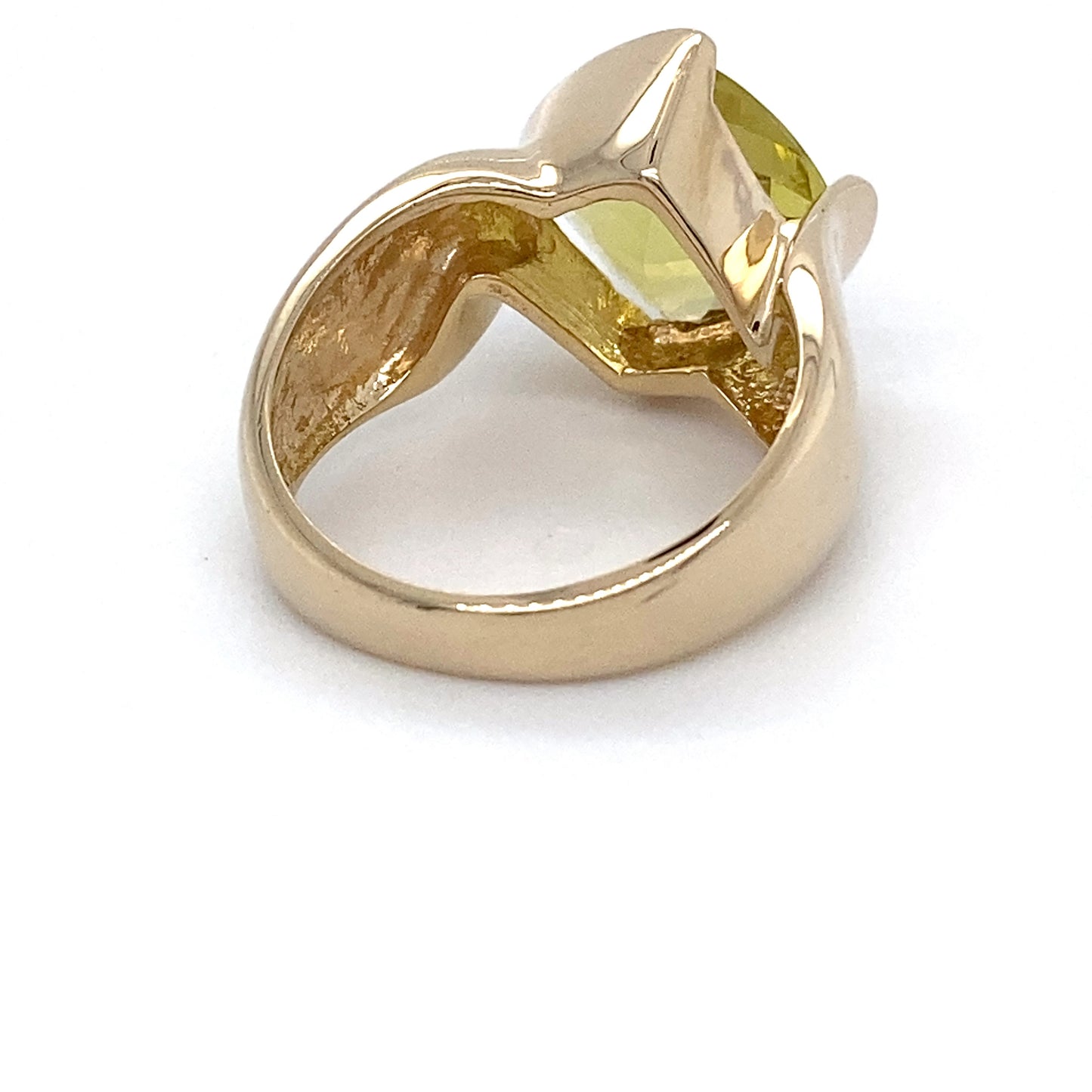 14K Yellow Gold Peridot Ring; 4.9DWT; Size 7; 7.6g