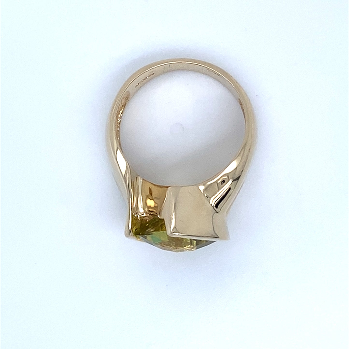 14K Yellow Gold Peridot Ring; 4.9DWT; Size 7; 7.6g