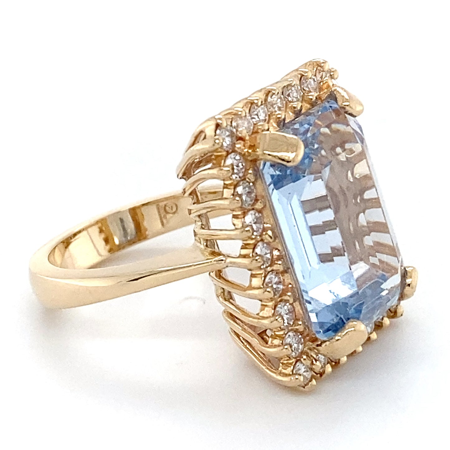 14K Yellow Gold, Blue Topaz & Diamond Ring; 0.28CTW; Size: 6.5; 9.7g