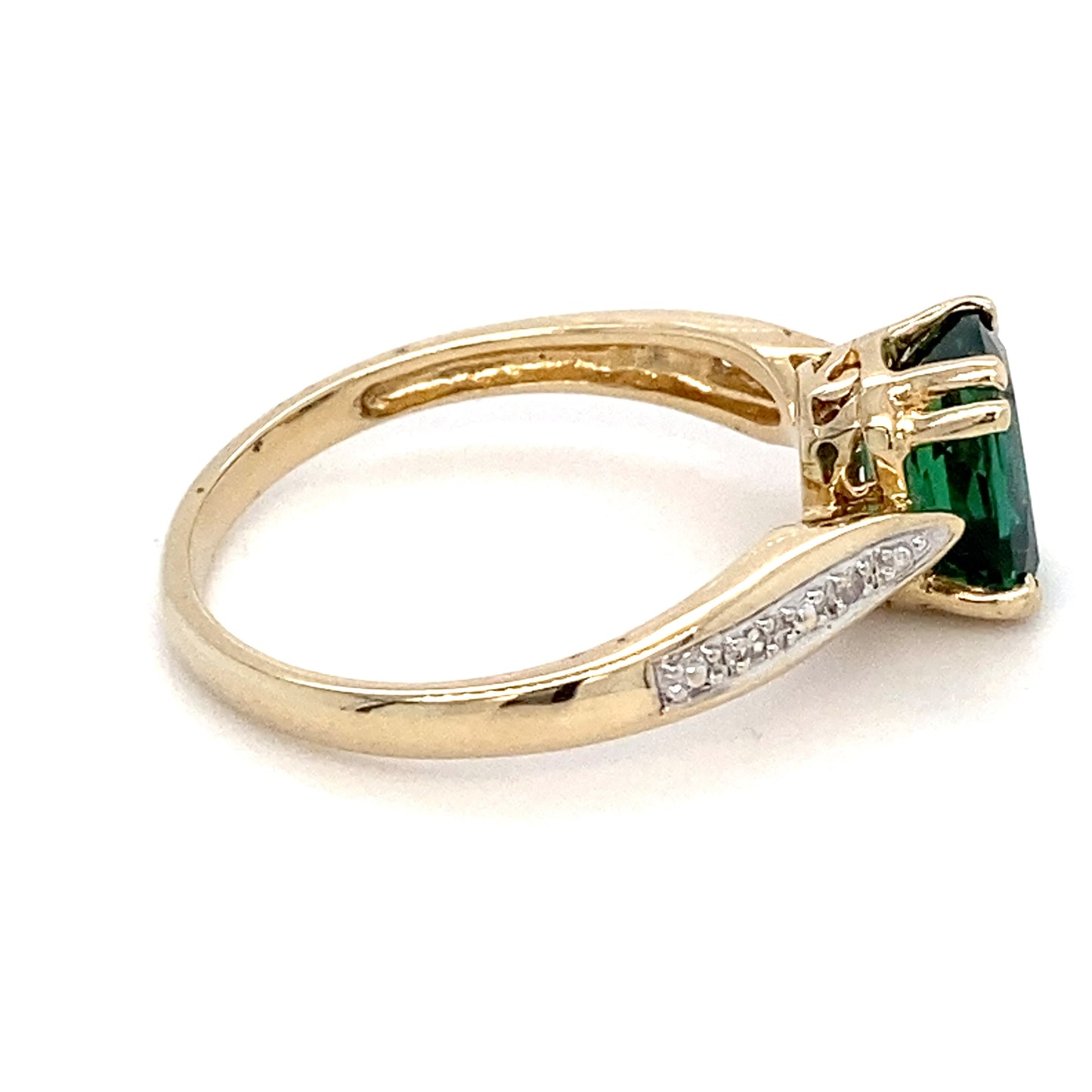 14K Yellow Gold Emerald Ring; 1.7DWT; 2.6g; Size 7