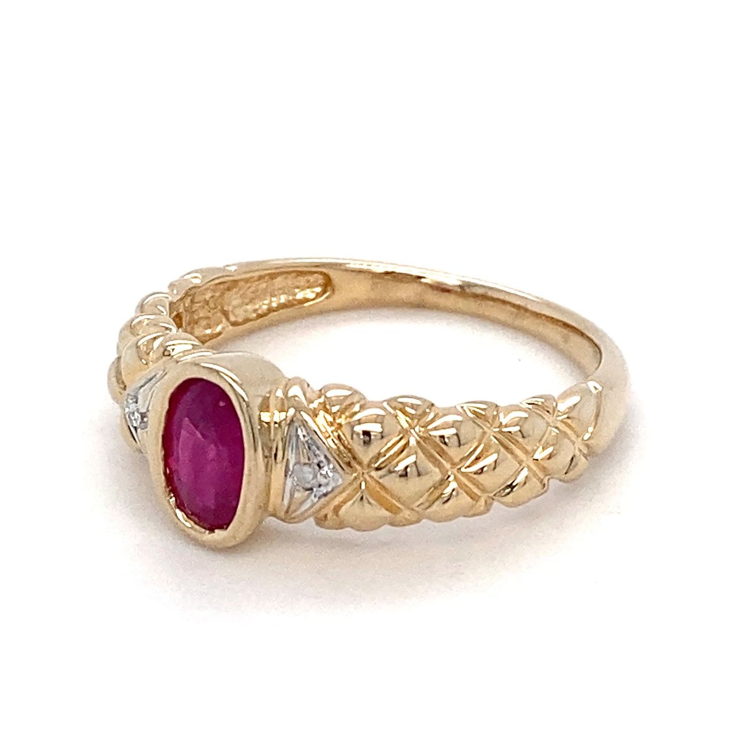 14K Yellow Gold Synthetic Ruby Ring; 1.8DWT; 2.8g; Size 7