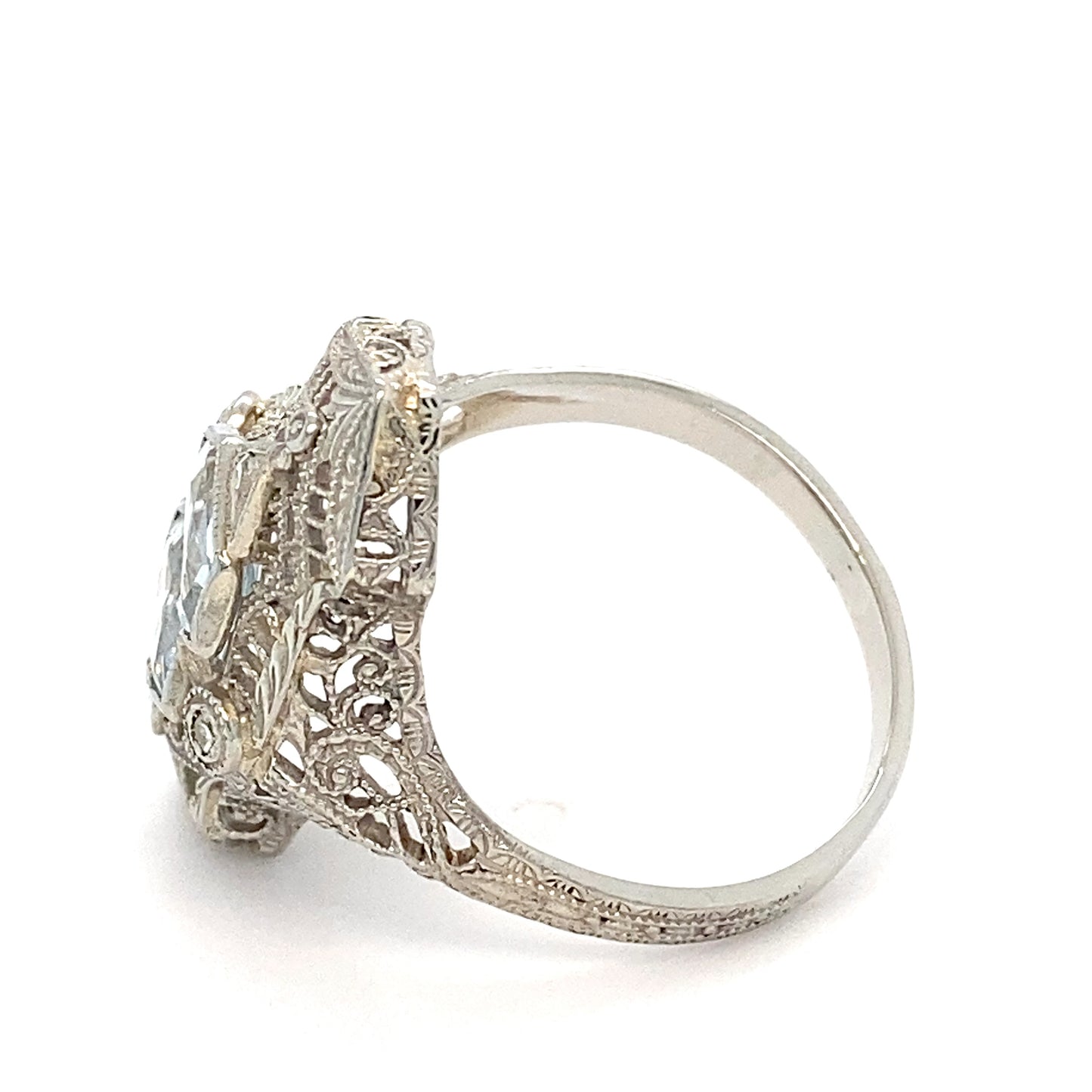 14K White Gold Aquamarine Ring; 2.4DWT; 0.82CTW; Size 8.5