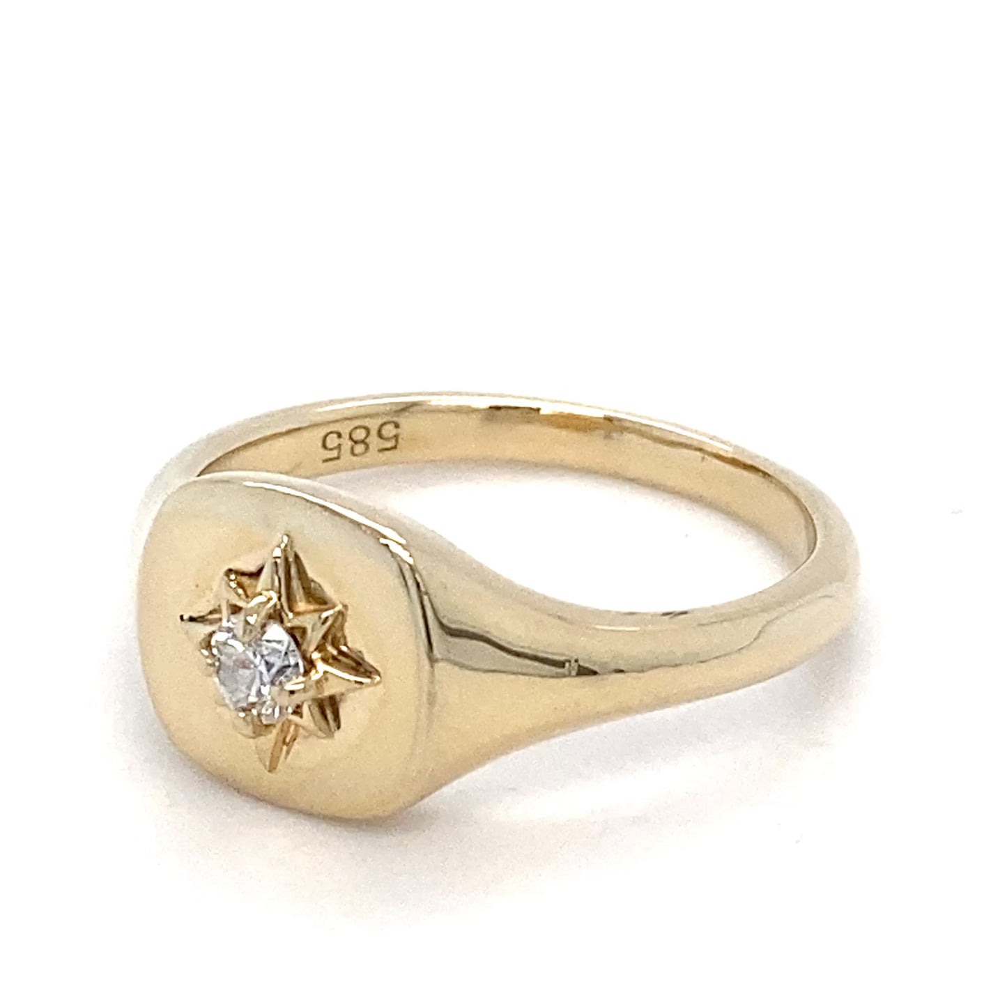 14K Yellow Gold Diamond Ring; 2.4DWT; 0.08CTW; Size 7.5