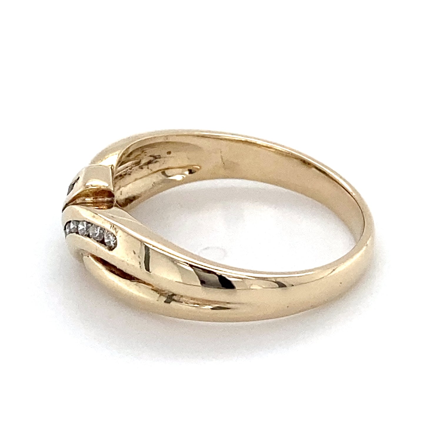 9K Yellow Gold Lady's Ring; 2.2DWT; Size 7