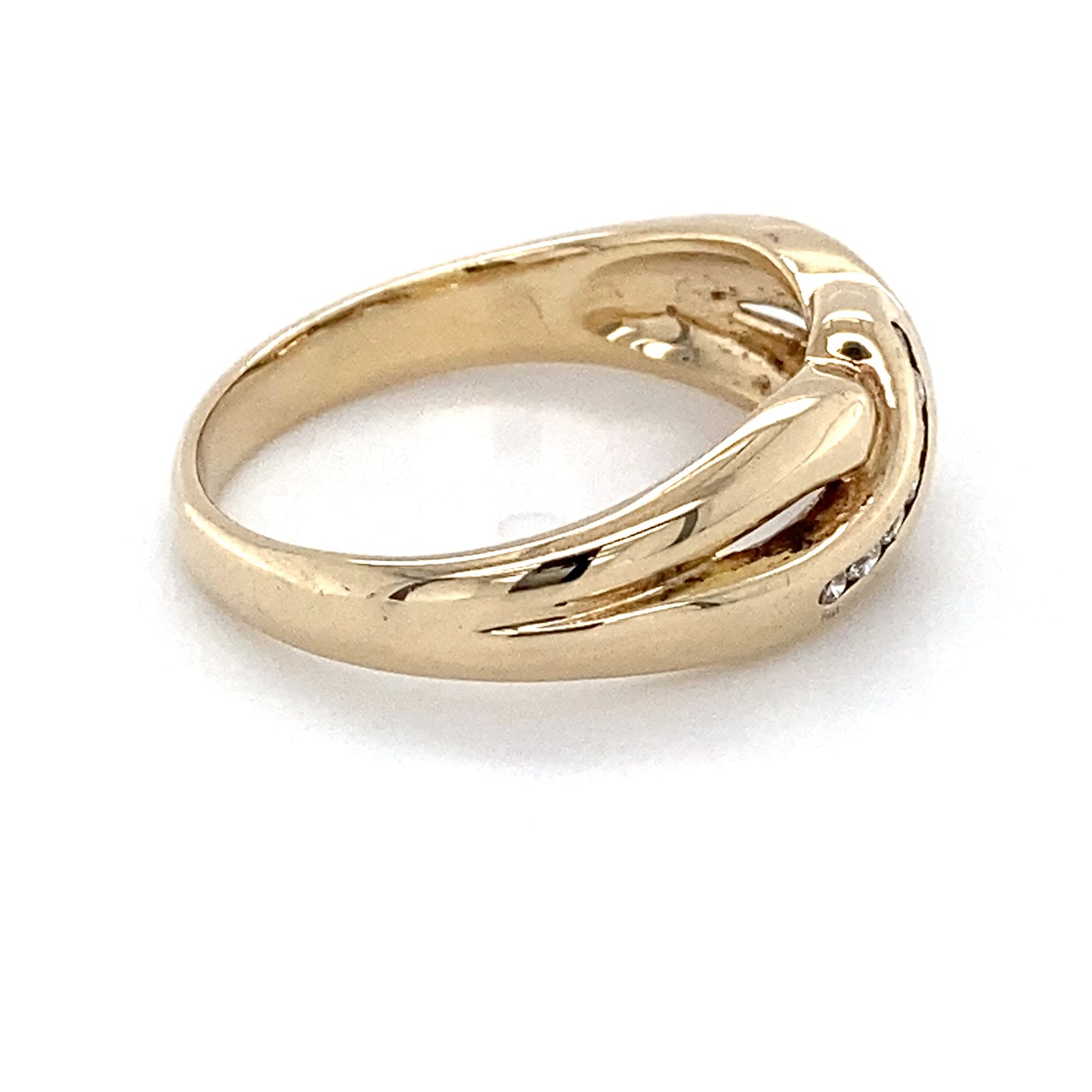 9K Yellow Gold Lady's Ring; 2.2DWT; Size 7