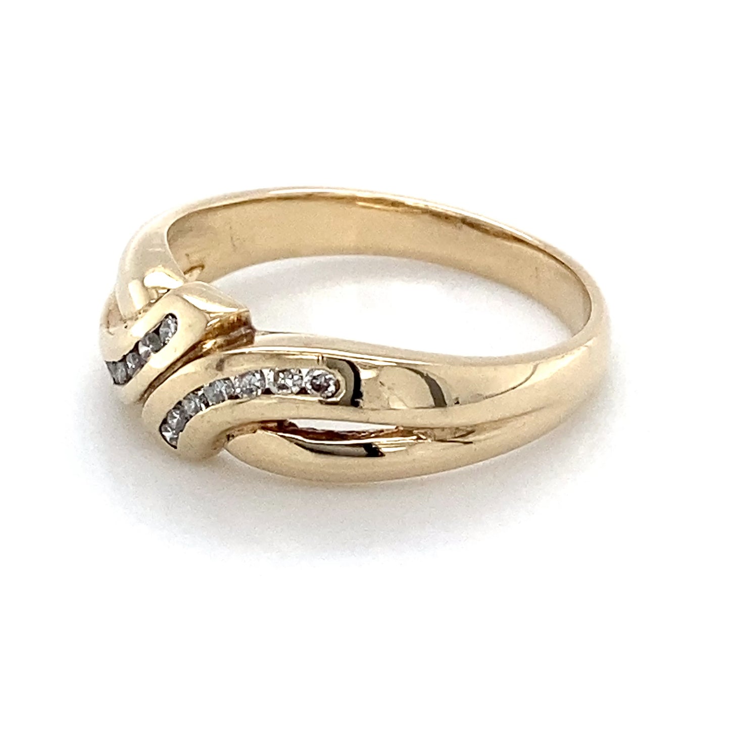 9K Yellow Gold Lady's Ring; 2.2DWT; Size 7