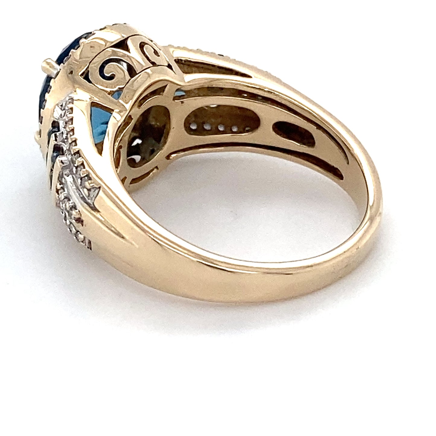 14K Yellow Gold Blue Topaz & Diamond Ring; 3.8DWT; Size 7