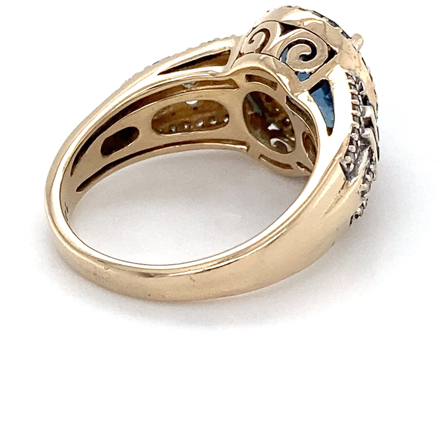 14K Yellow Gold Blue Topaz & Diamond Ring; 3.8DWT; Size 7