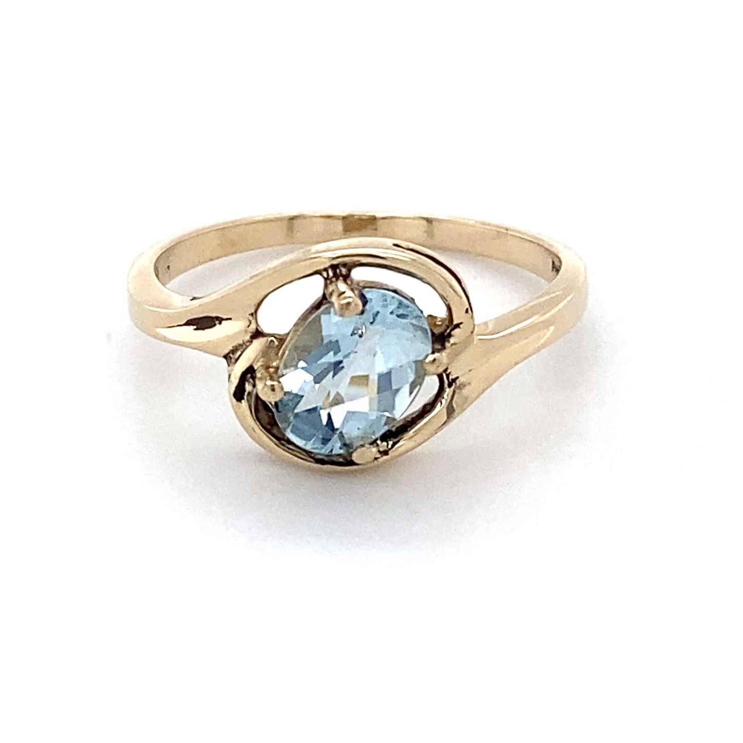 14K Yellow Gold Aquamarine Lady's Ring; 1.3DWT; Size 6