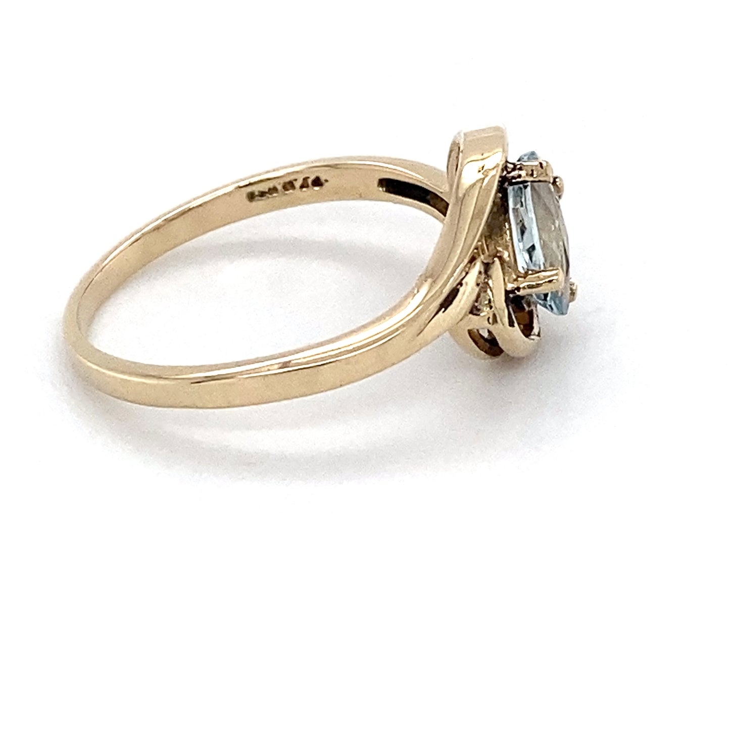 14K Yellow Gold Aquamarine Lady's Ring; 1.3DWT; Size 6