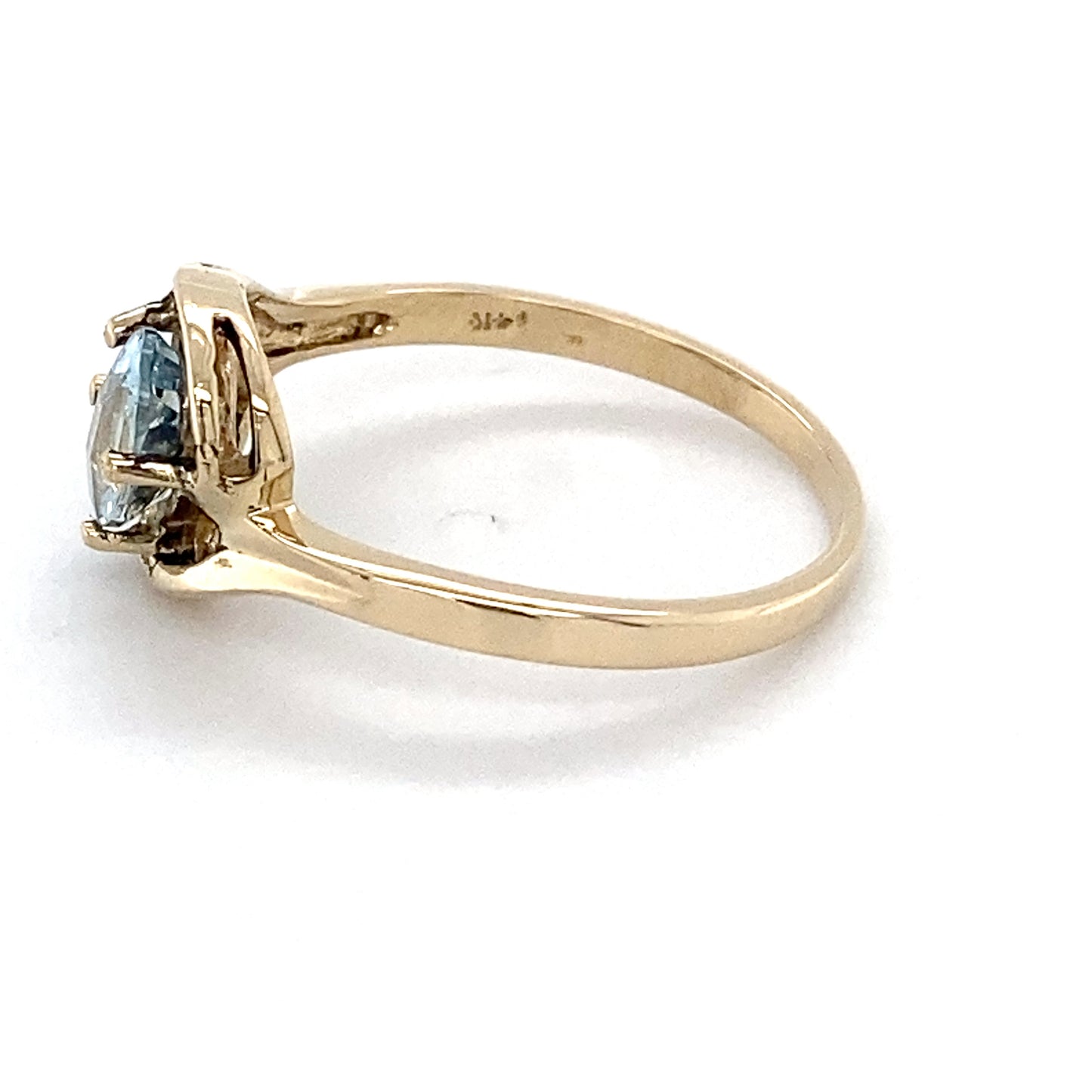 14K Yellow Gold Aquamarine Lady's Ring; 1.3DWT; Size 6