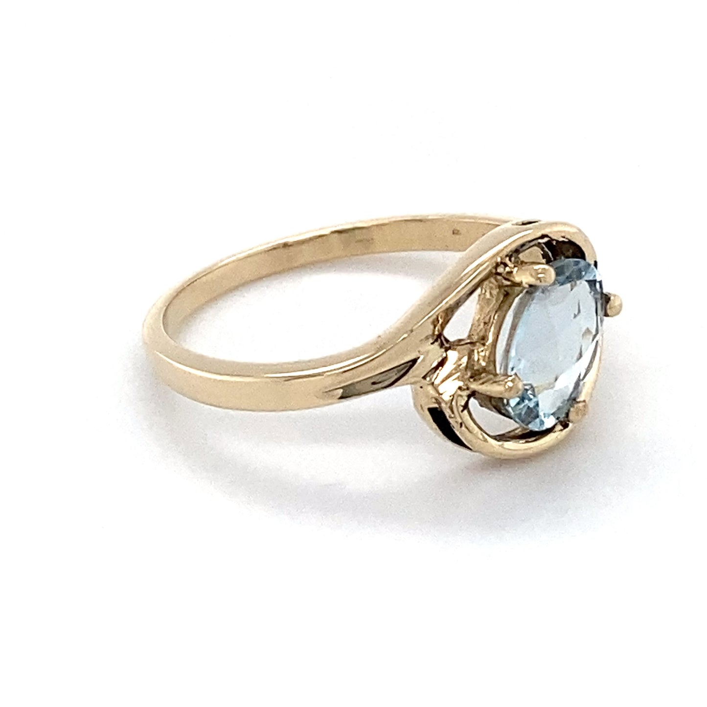 14K Yellow Gold Aquamarine Lady's Ring; 1.3DWT; Size 6