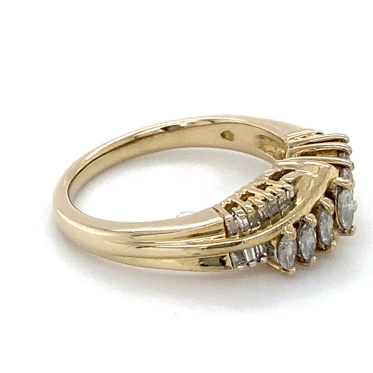 14K Yellow Gold Diamond Lady's Fashion Ring; 2.8DWT: Size 7