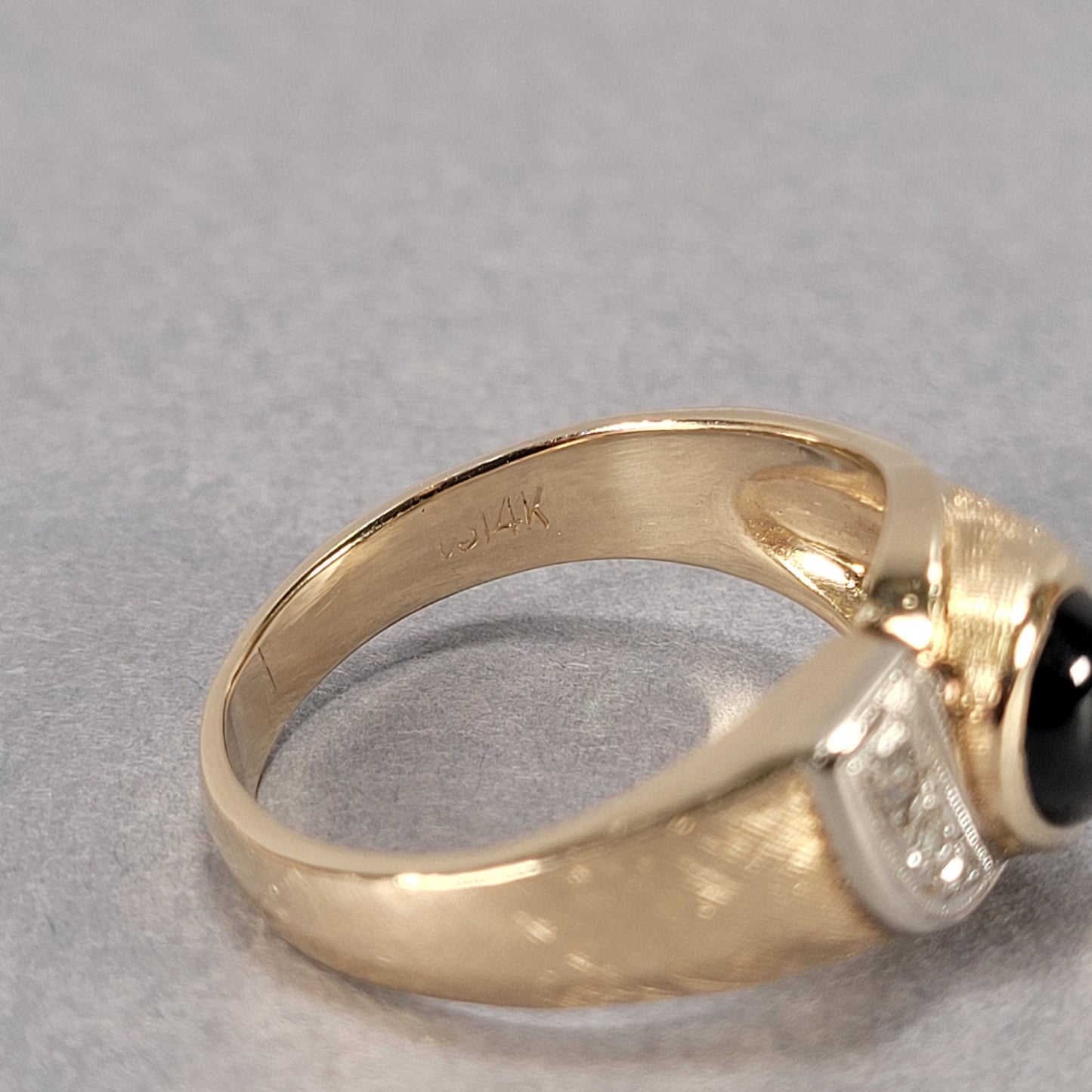 14k Yellow Gold Diamond & Black Star Sapphire Ring 7g